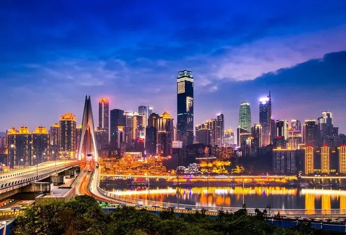 山城重庆，千年风情与都市魅力的交融