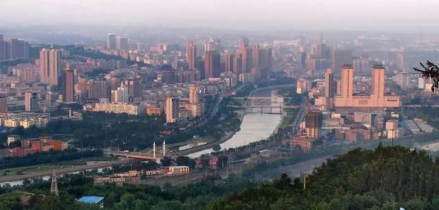 阳泉煤都绿色转型之路，迈向生态宜居新篇章🌿🏙️